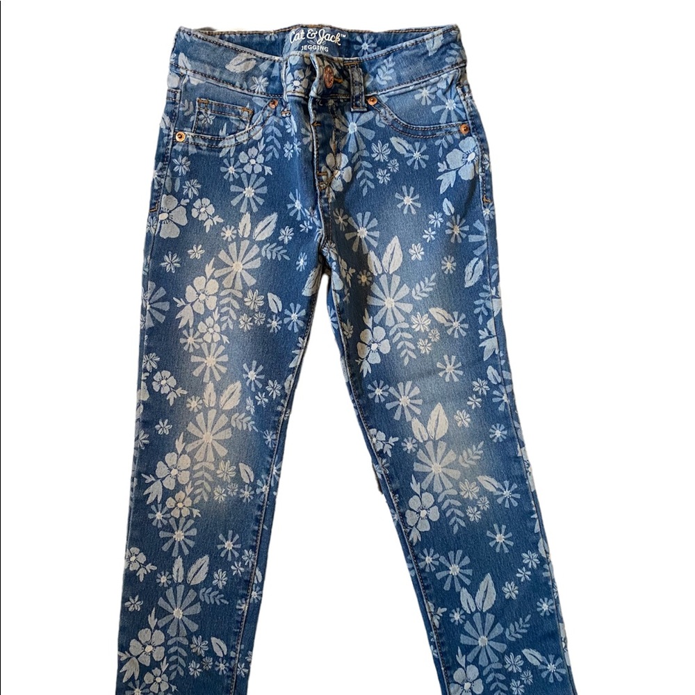 Cat & Jack Girls Floral Denim Jeggings, size 5, excellent condition
